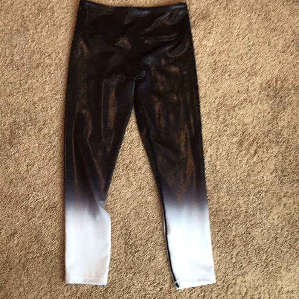 Zyia ombré metallic black and white leggings size 6